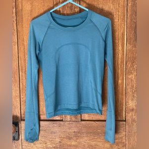 lululemon Swiftly Tech Long Sleeve *RaceLength in Capri/Capture Blue, size 8